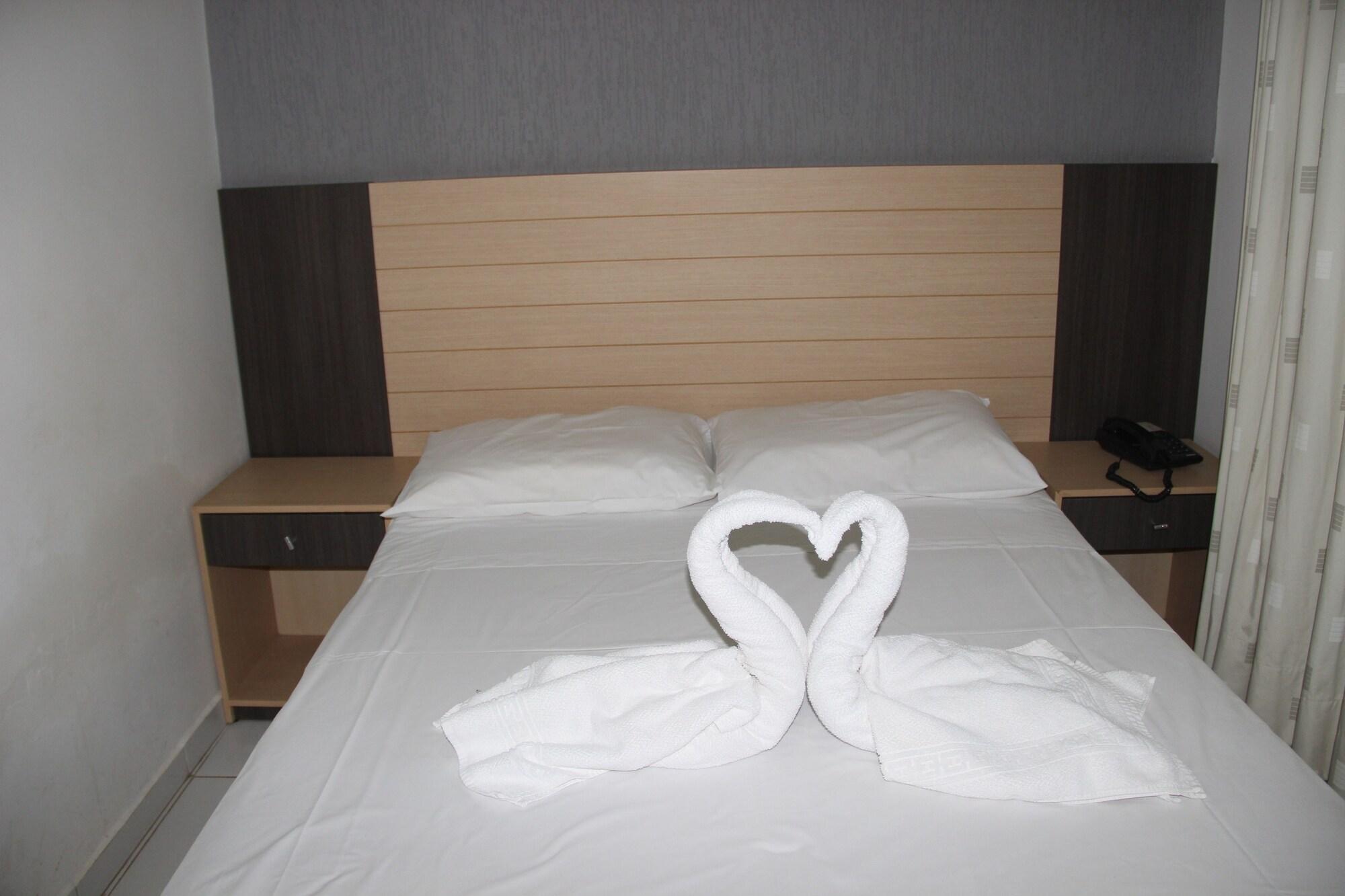 Muffato Plaza Hotel ฟอสดูอีกวาซู ภายนอก รูปภาพ